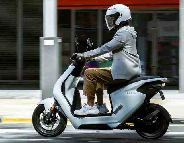 Electric Motorcycles for Commuting