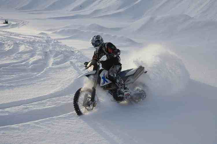 Enjoy the Unique Charm of Winter Riding